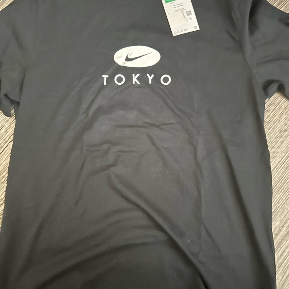 Nike Men's Charcoal Tokyo Tee (XL Asian Sizing)